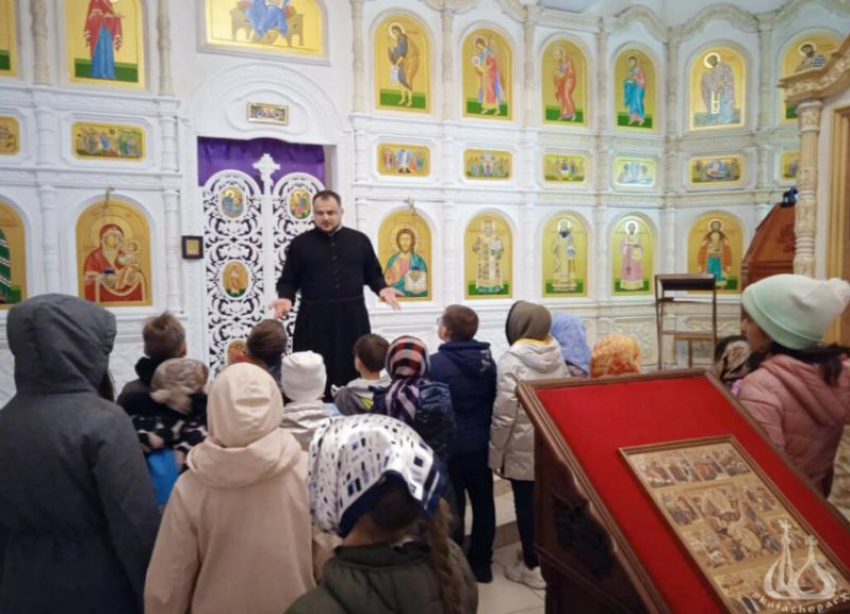 В великий пост школьники Волжского посетили храм с экскурсией