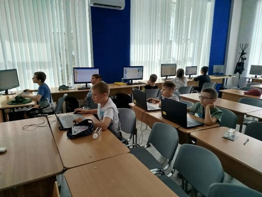 Умные каникулы в Волжском: как Летняя школа «РобИн» ВПИ превращает детей в будущих инженеров