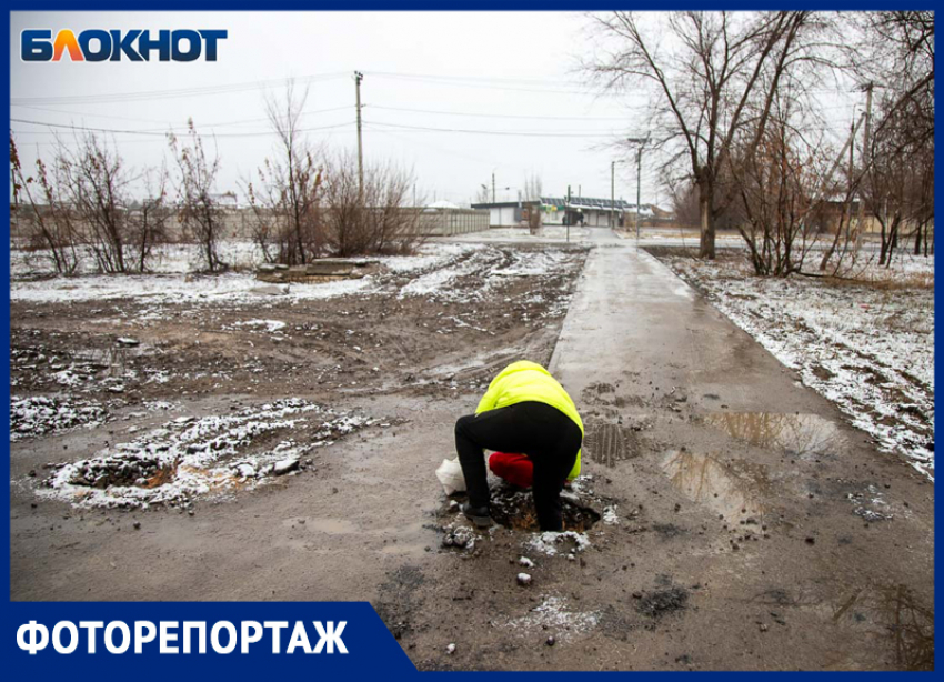 Сделал дыры в тротуаре и испохабил парковку: в Волжском собственник испортил знаменитую велодорожку мэра