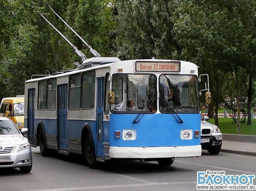 В Волгограде пешеход попал под колеса троллейбуса