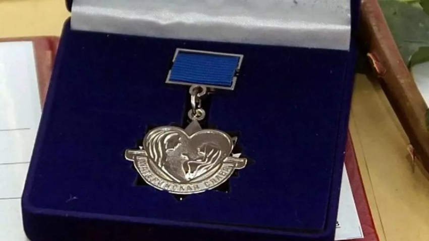 Две волжанки представлены к Почетному знаку губернатора «Материнская слава»