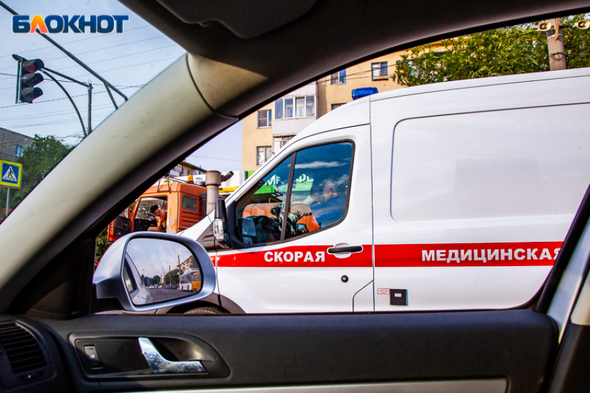 Состояние тяжелое - в реанимации: медики о пострадавшем в пожаре под Волжским