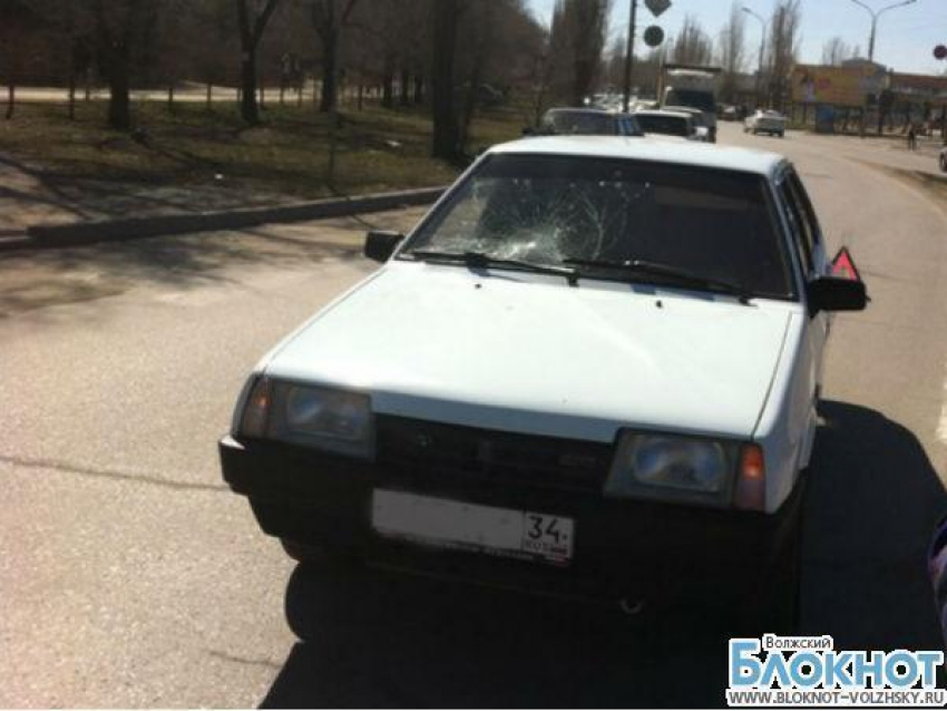 В Волжском на пешеходном переходе сбили пенсионерку