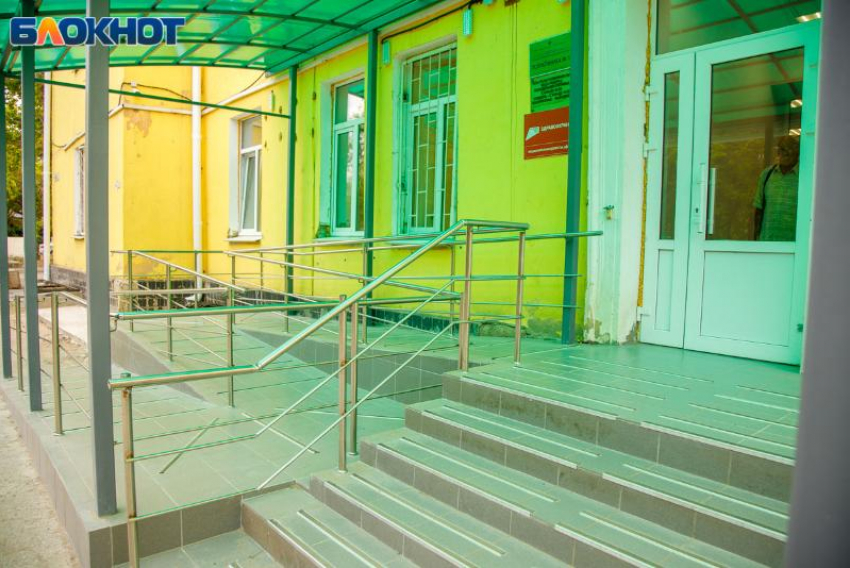 В Волжском девушка-инвалид лишена возможности выйти из дома