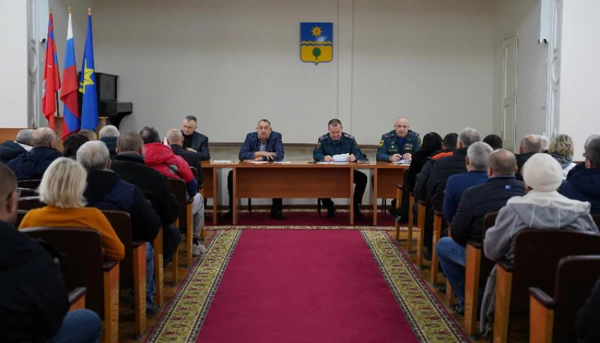 Пожаров стало меньше: в Волжском подвели итоги профилактики и наметили планы на 2026 год