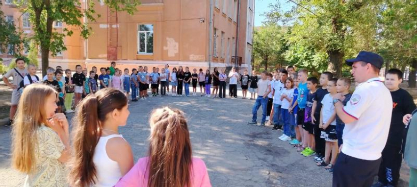 В Волжском ГИБДД провела «ликбез» по ПДД для учеников начальной школы