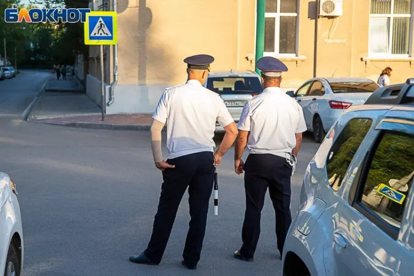 Есть пострадавшие: в Волжском столкнулись две иномарки