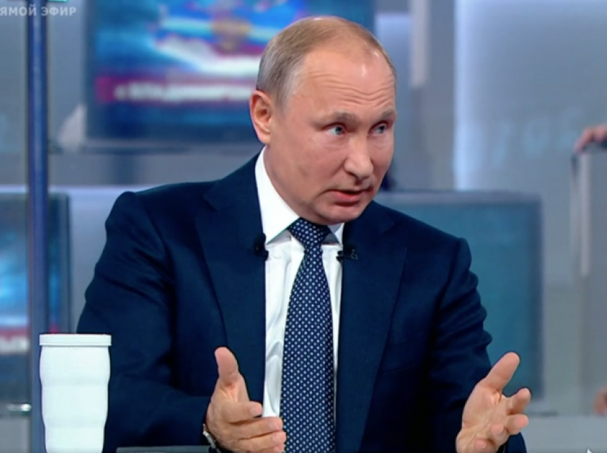 Президент РФ Владимир Путин пообещал разобраться с ценами на бензин к осени