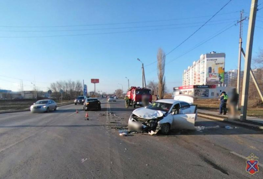 В Волжском произошло жуткое ДТП с двумя пострадавшими