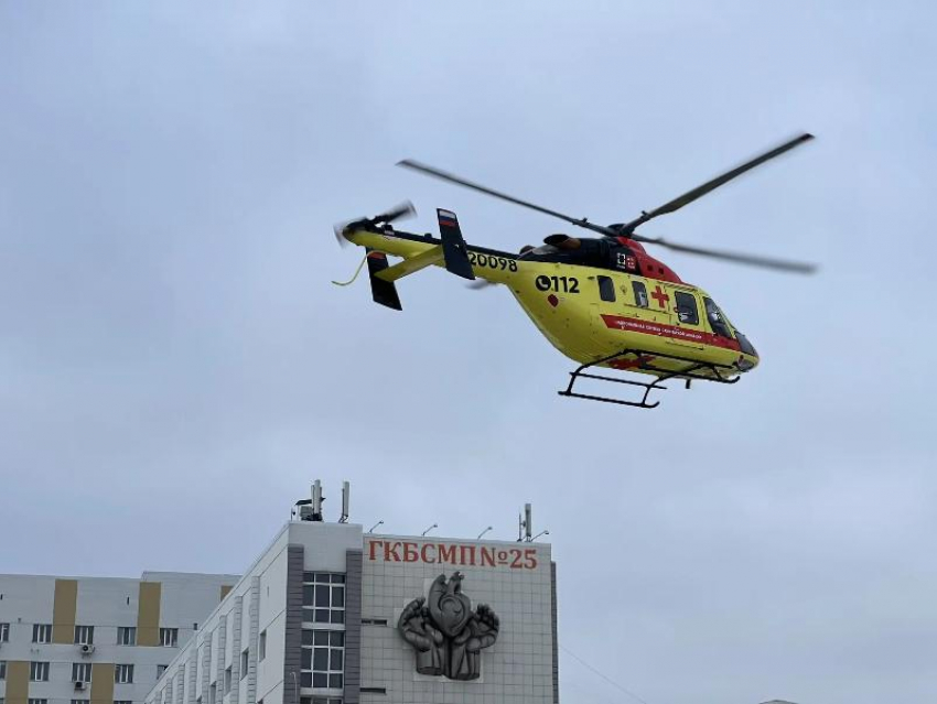 В Волгоградской области ребенок по ошибке выпил кислоту — санавиация вырвала мальчика из лап смерти