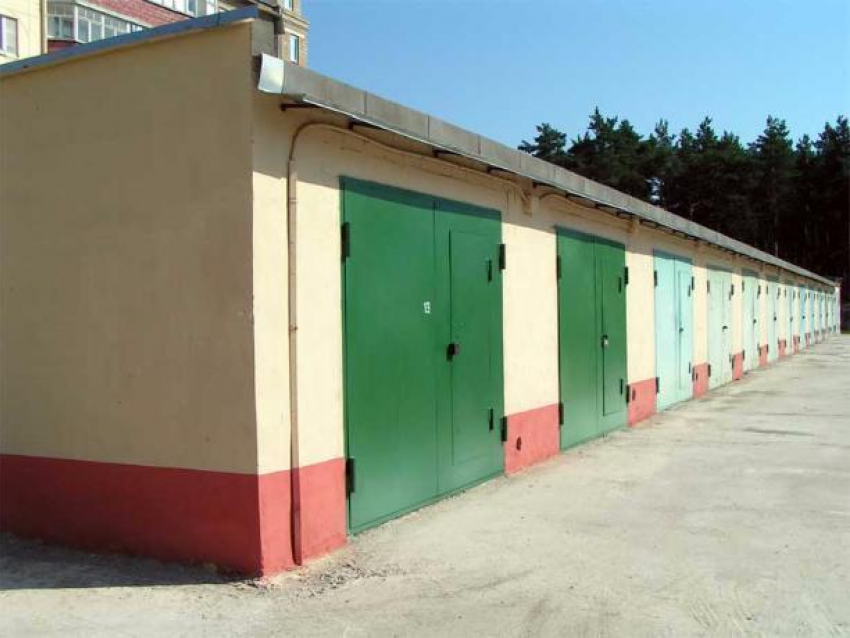 Мэрия Волжского пустила с молотка муниципальный гараж на острове Зеленый