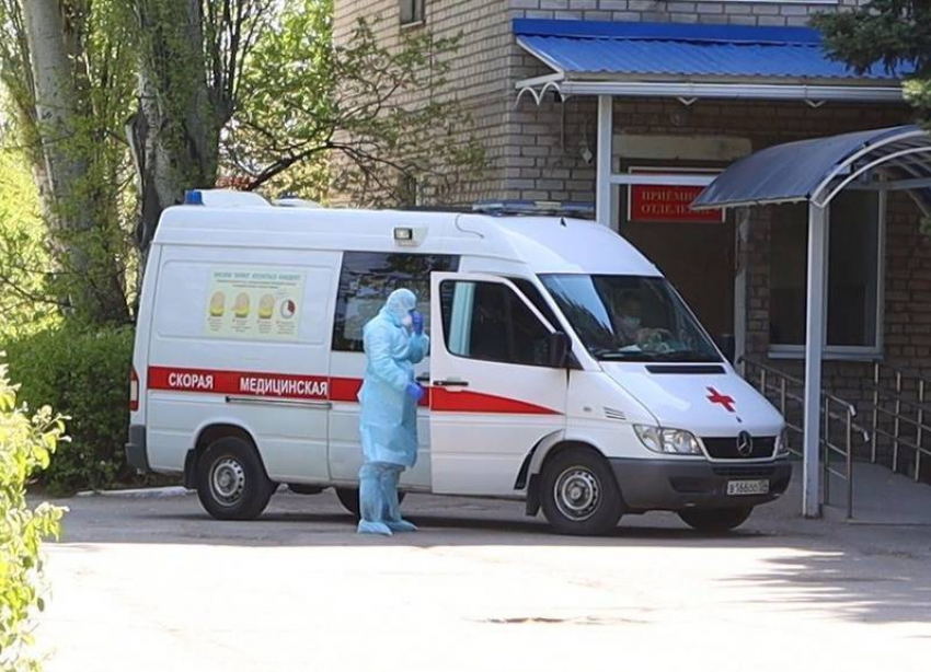 Водитель «скорой» умер от COVID-19 в Волгограде