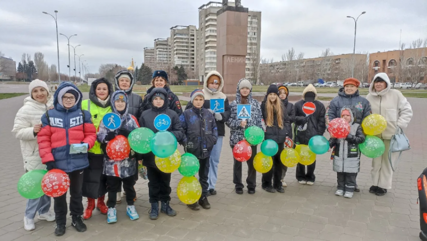 В Волжском ко Дню матери провели мероприятие по профилактике ДТП с участием детей