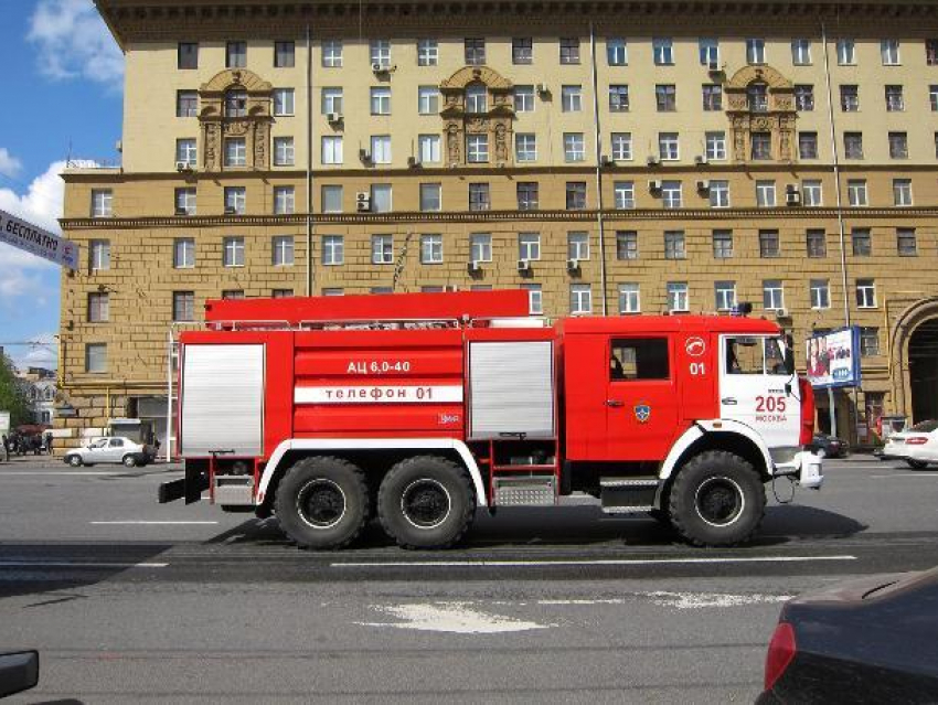 В Быковском районе по всей площади горело здание 