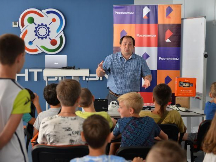 «Ростелеком» в Волгограде выступил партнером летних «Инженерных каникул»