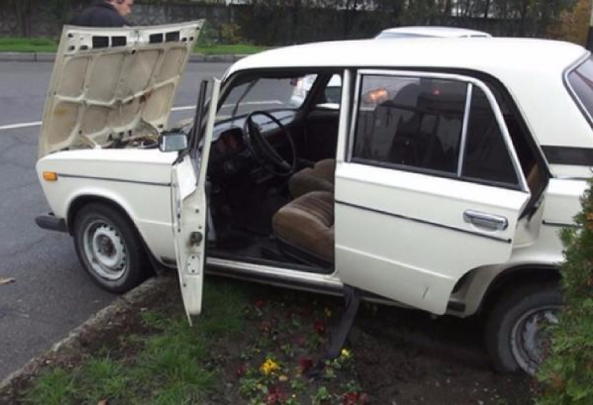 В понедельник в Волжском угнали два ВАЗа