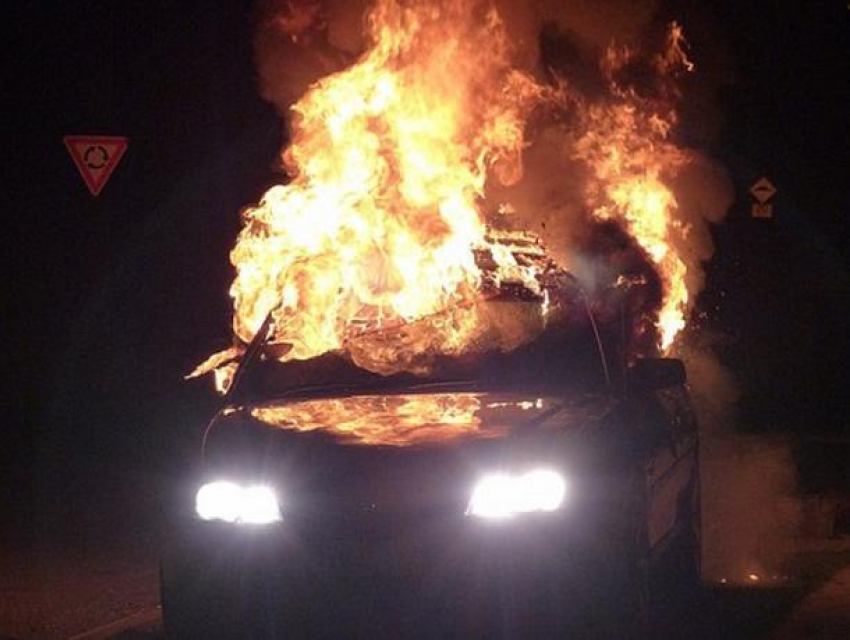 За сутки в Волжском сгорели два автомобиля