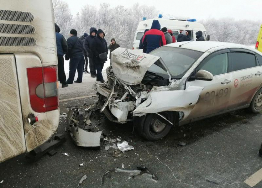 Новая авария с автобусом «Волгоград-Москва»: 5 человек пострадали