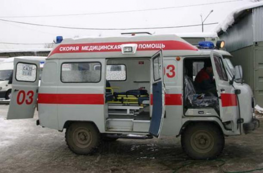 В больнице «Каустик» скорый УАЗ сбил 83-летнюю волгоградку
