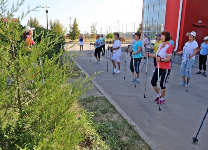 В Волжском по городу прошли «скандинавы»