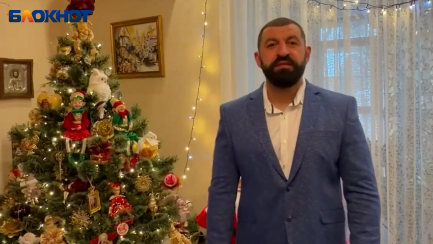 Предприниматель и меценат Артур Арутюнян поздравил волжан с наступающим Новым годом