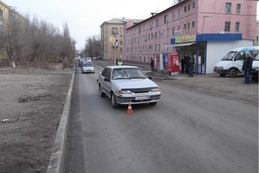 На севере Волгограда водитель «пятнадцатой» сбил женщину