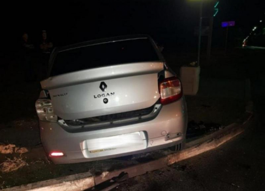 12-летняя пассажирка такси попала в больницу по вине автоледи в Волжском