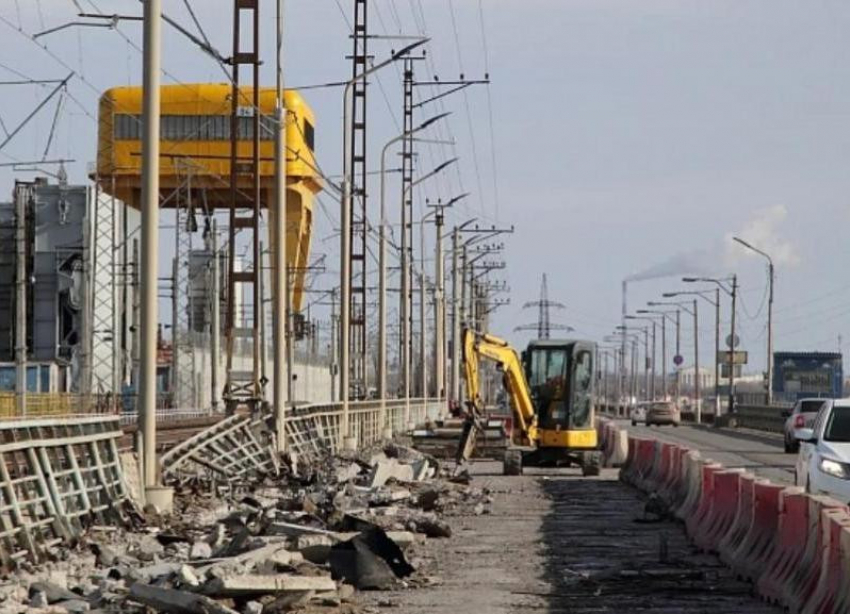 Водители попали в километровую пробку на Волжской ГЭС