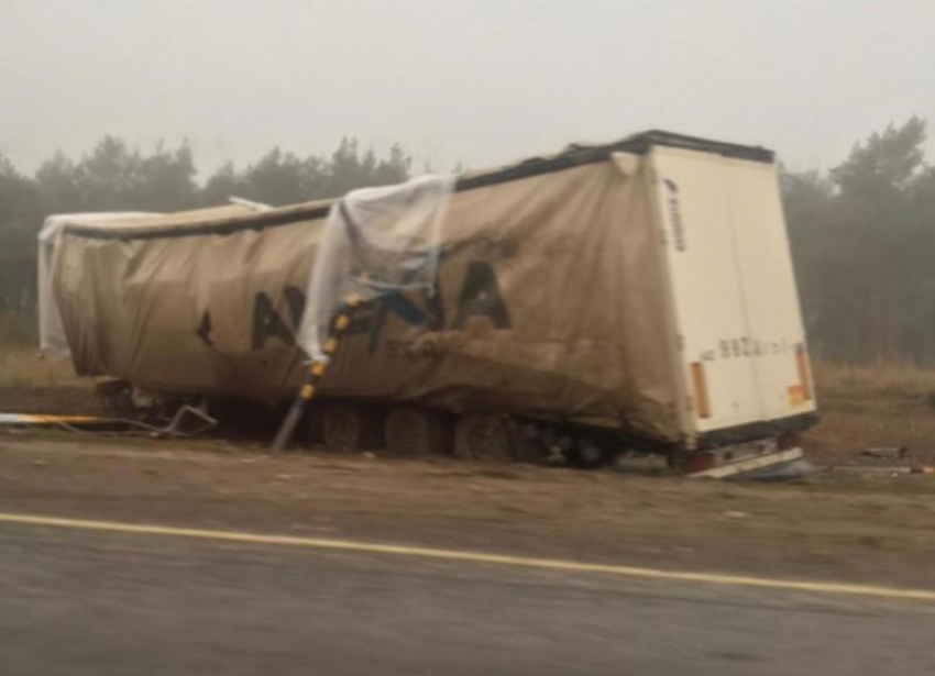 На трассе «Волгоград-Москва» случилось жуткое ДТП с участием двух фур