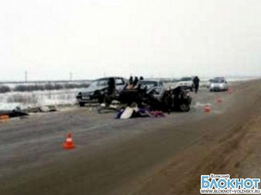 На трассе Волгоград-Астрахань волжанин спровоцировал аварию