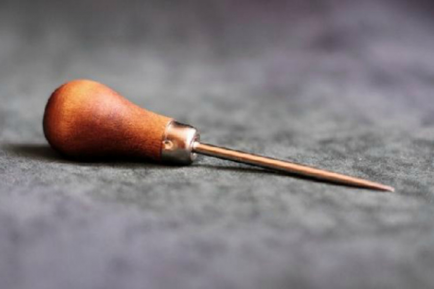 Волжанин напал на соседку по общежитию с шилом