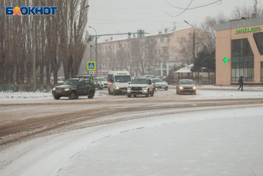 На дорогах в Волжском становится опасно