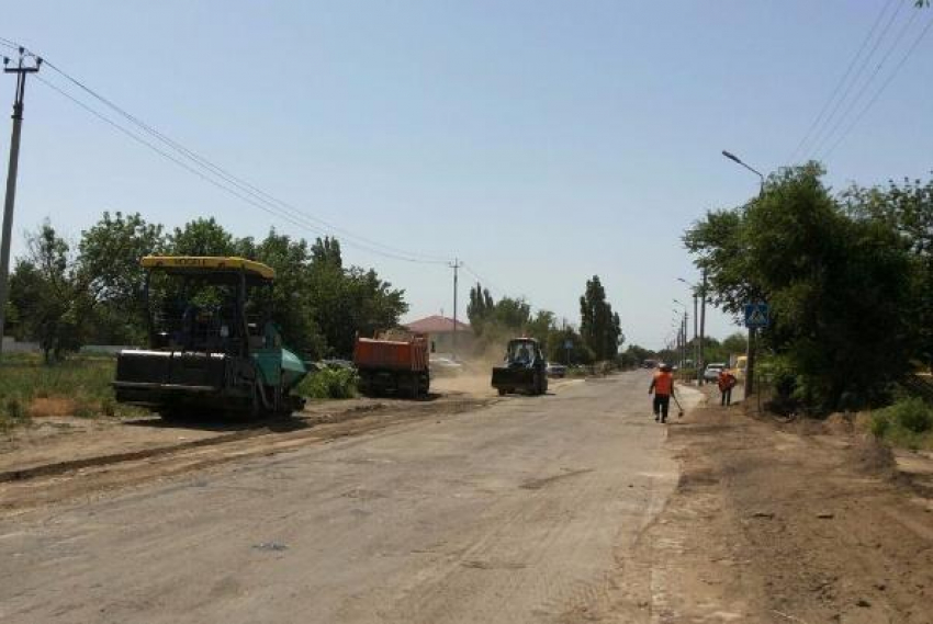 В Волжском полностью отремонтировали дорогу на остров Зеленый