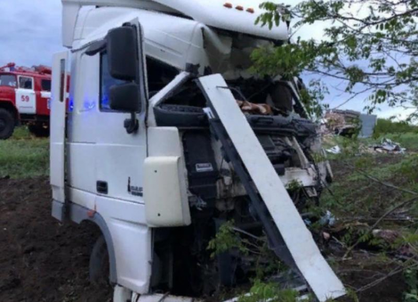В ДТП на трассе погиб водитель грузовика