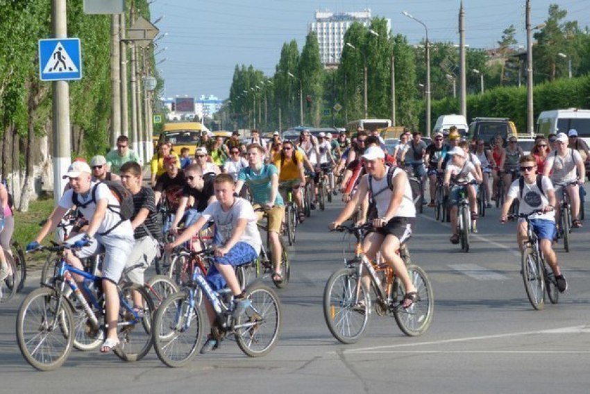 В Волжском в велозабеге приняли участие около 200 человек