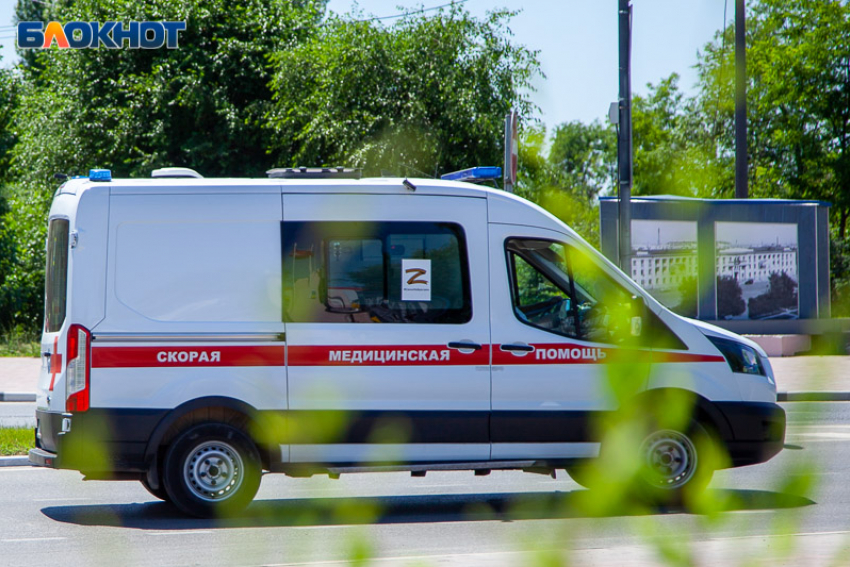Медики рассказали о состоянии бабушки, попавшей под колеса авто в Волжском