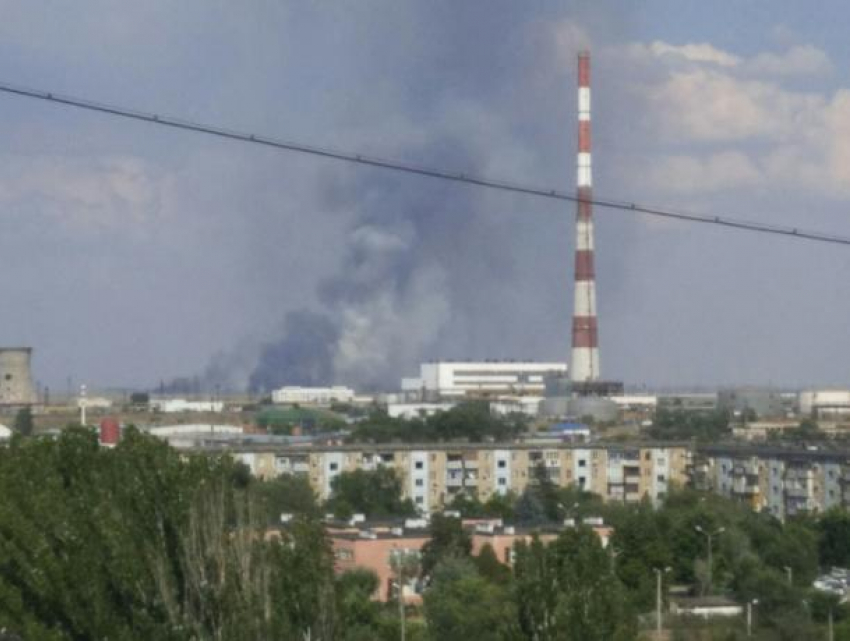 Высокие столбы черного дыма в Волжском напугали горожан