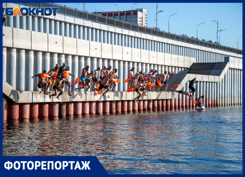 Четыре десятка волжан переплыли Волгу туда и обратно. Зачем?