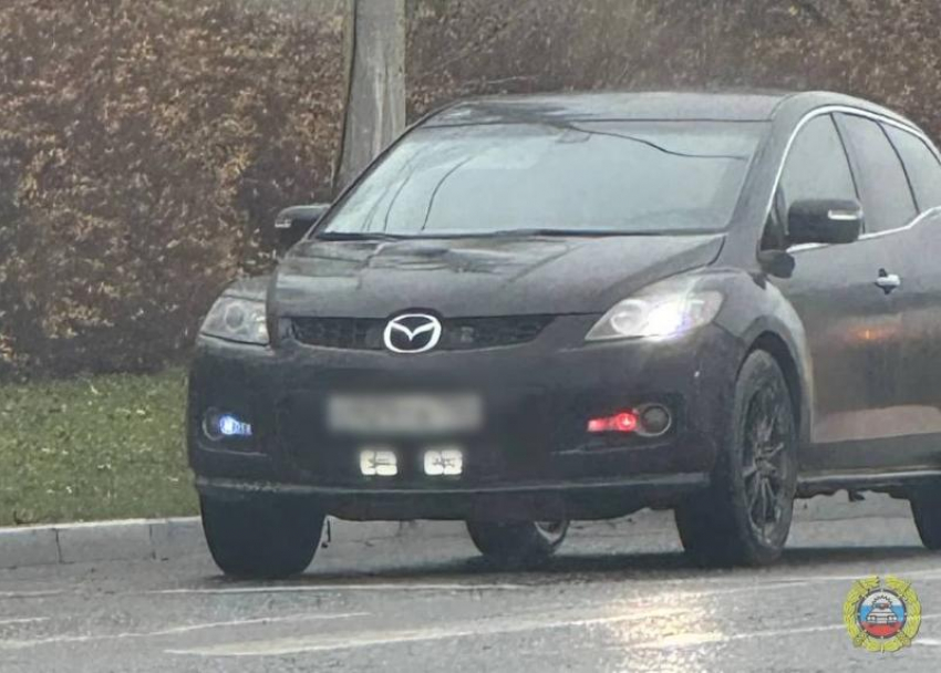 Волжанин лишится прав за незаконные спецсигналы и езду без регистрации