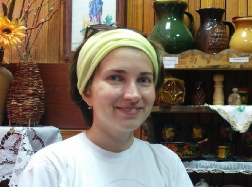 Солнечную Елену Брызгалину решила поздравить ее подруга