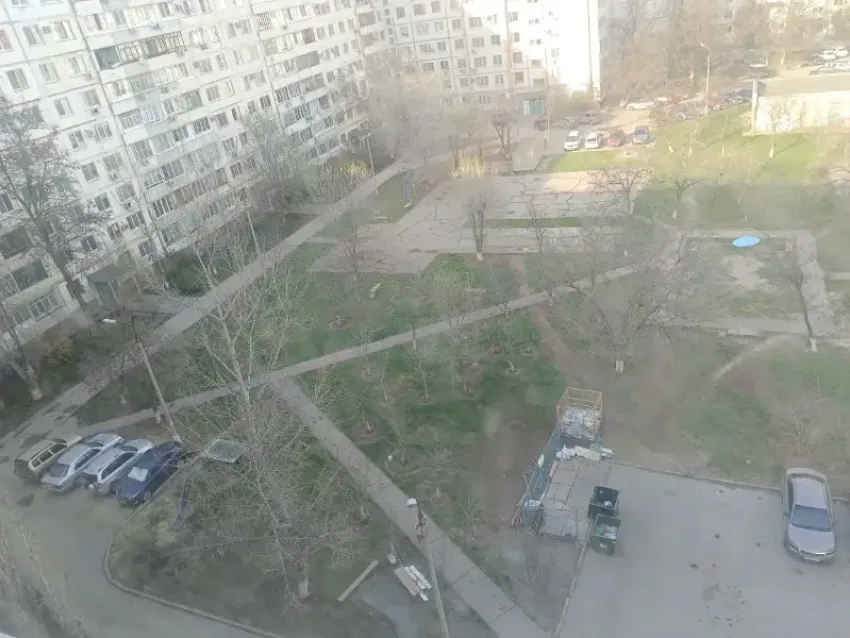 «Встать негде»: волжане в MAXе массово жалуются на дефицит парковок