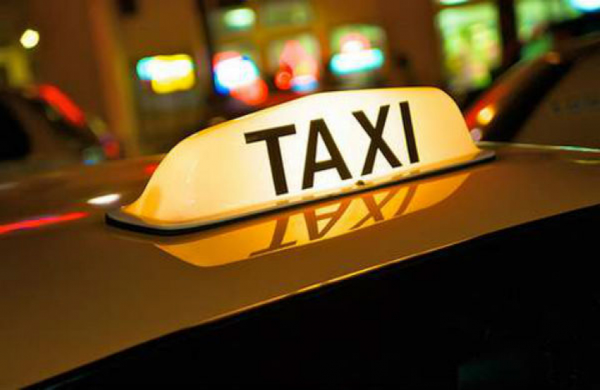 Волгоградка «отблагодарила» таксиста кражей 