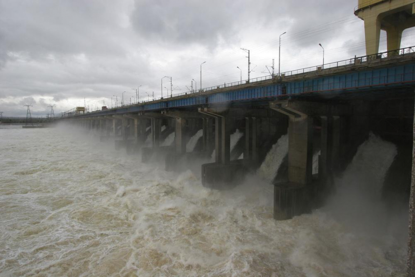 Волжская ГЭС будет сбрасывать максимум воды до 8 мая