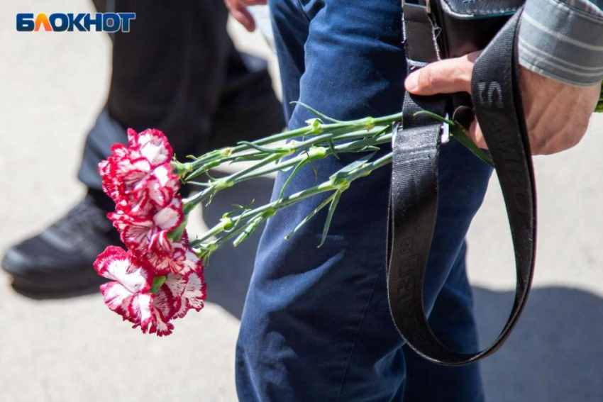 Не пережила гибель дочери: обстоятельства смерти женщины на кладбище под Волжским