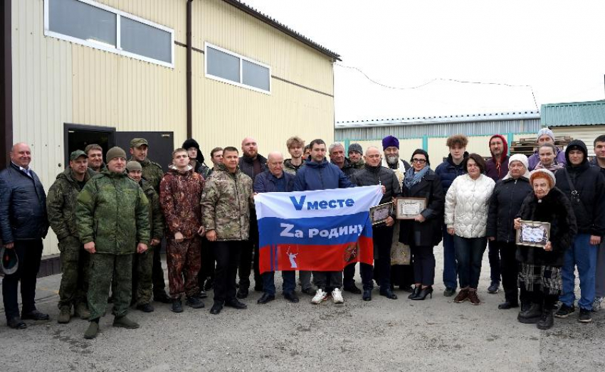 Строительные материалы, техника и продукты: в новые регионы ушла крупная партия помощи из Волжского