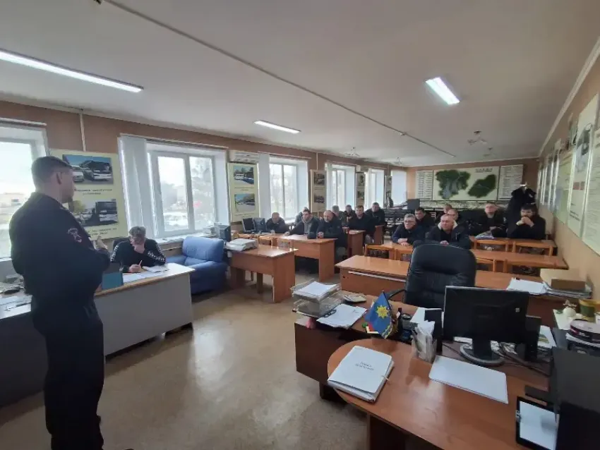 В Волжском водителей автобусов научили правилам «выживания» на зимней дороге