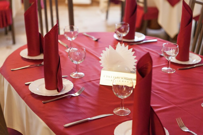 На банкеты облдумы потратят 910 тысяч рублей из областного бюджета