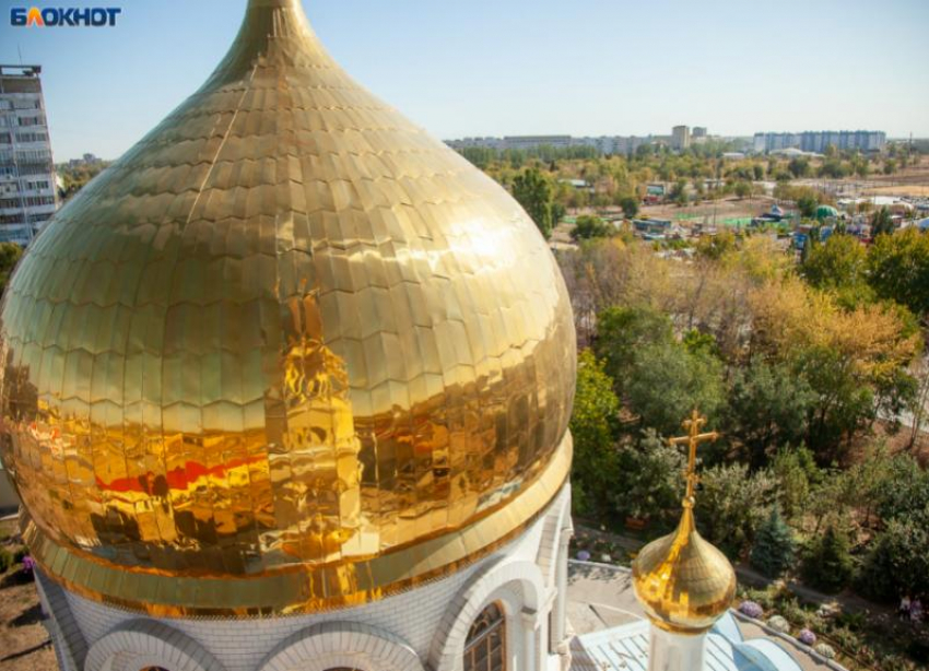 Центральный храм в Волжском отметил престольный праздник