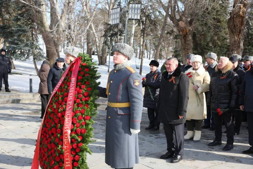 На Мамаевом кургане почтили героев Сталинградской битвы