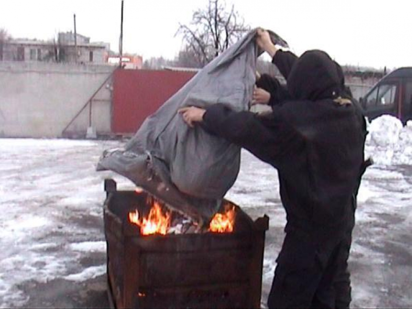 Наркополицейские сожгли опасные вещдоки, проходившие по уголовным делам волжан